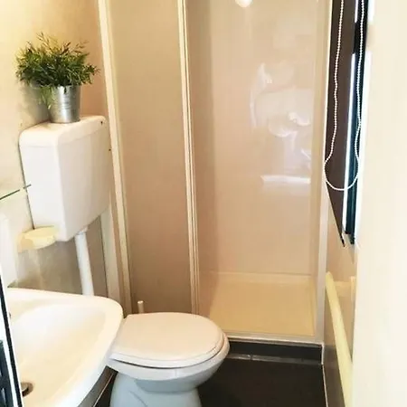 Apartman Ein Grosses Mobilheim Auf Einem Campingplatz Nahe Dem Meer Und Dem Badeort - B59772 *